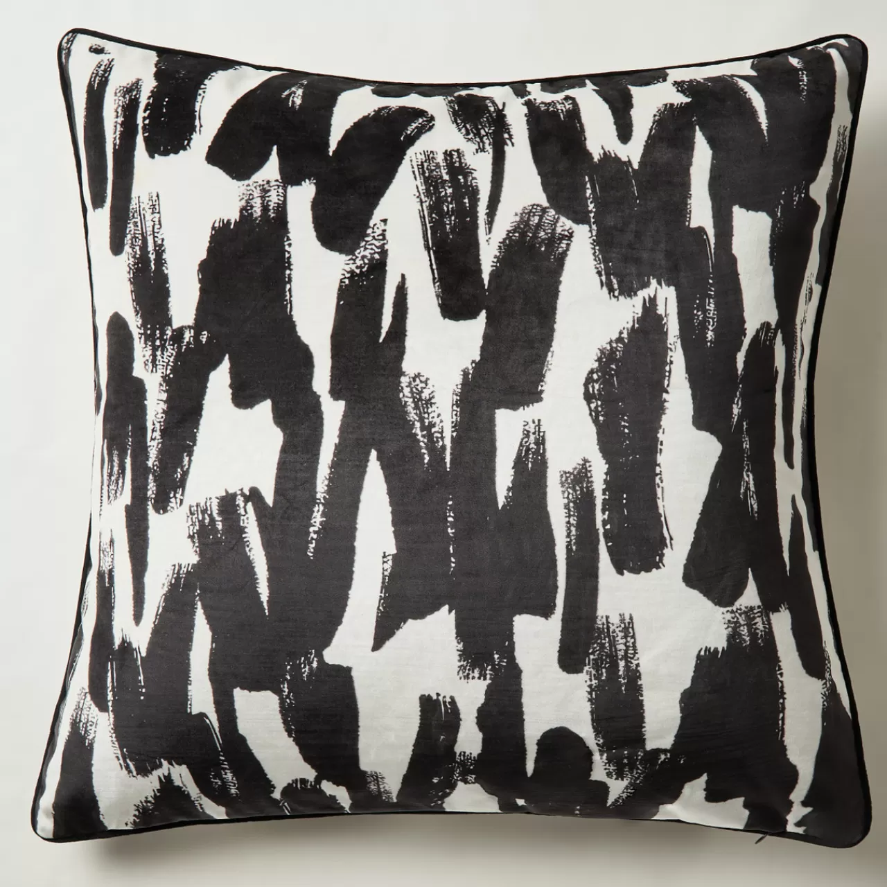 Z Gallerie Adelaide Pillow 26" - Black> Textile Sale | New Pillows