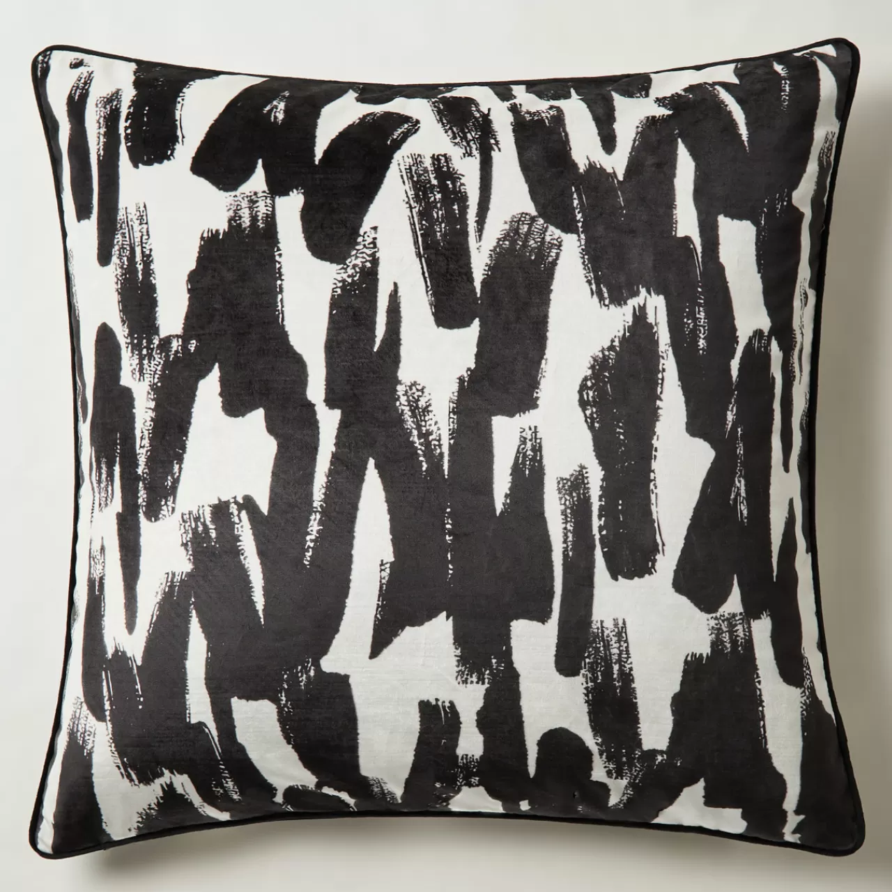 Z Gallerie Adelaide Pillow 26" - Black> Textile Sale | New Pillows