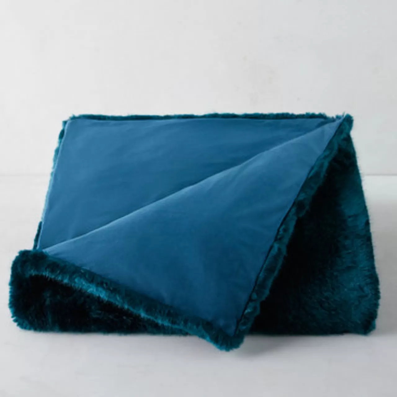 Z Gallerie Bijou Throw - Cerulean> Solid Throws | Textile Sale