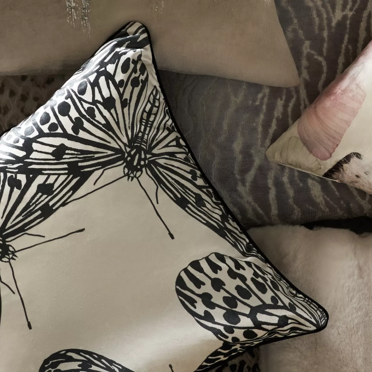 Z Gallerie Butterfly Pillow 22"- Black/Ivory> Textile Sale | New Pillows