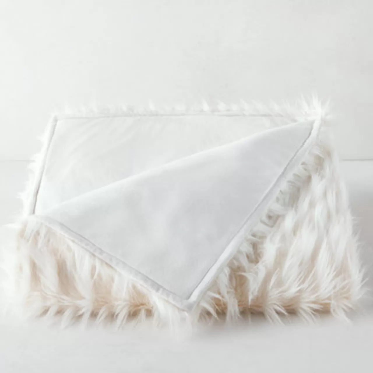 Z Gallerie Corseca Throw - Ivory> Solid Throws | Textile Sale