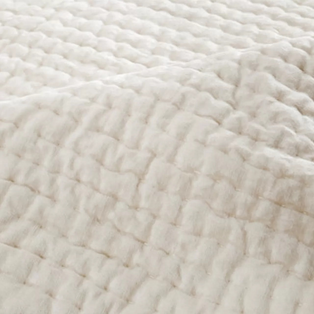 Z Gallerie Mardon Velvet Bedding - White> Textured Bedding | Velvet Bedding