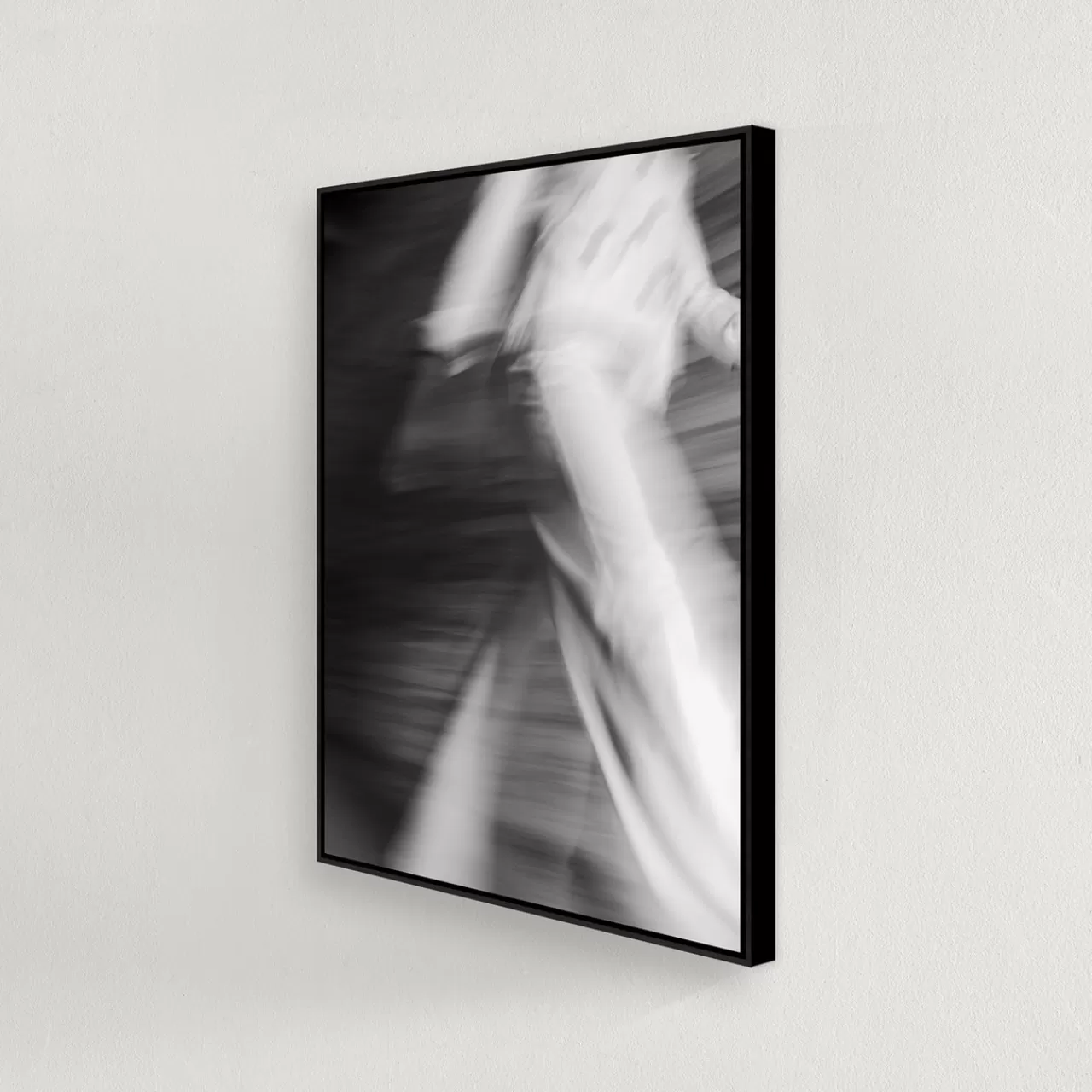 Z Gallerie Mid Stride> Canvas | Framed Art