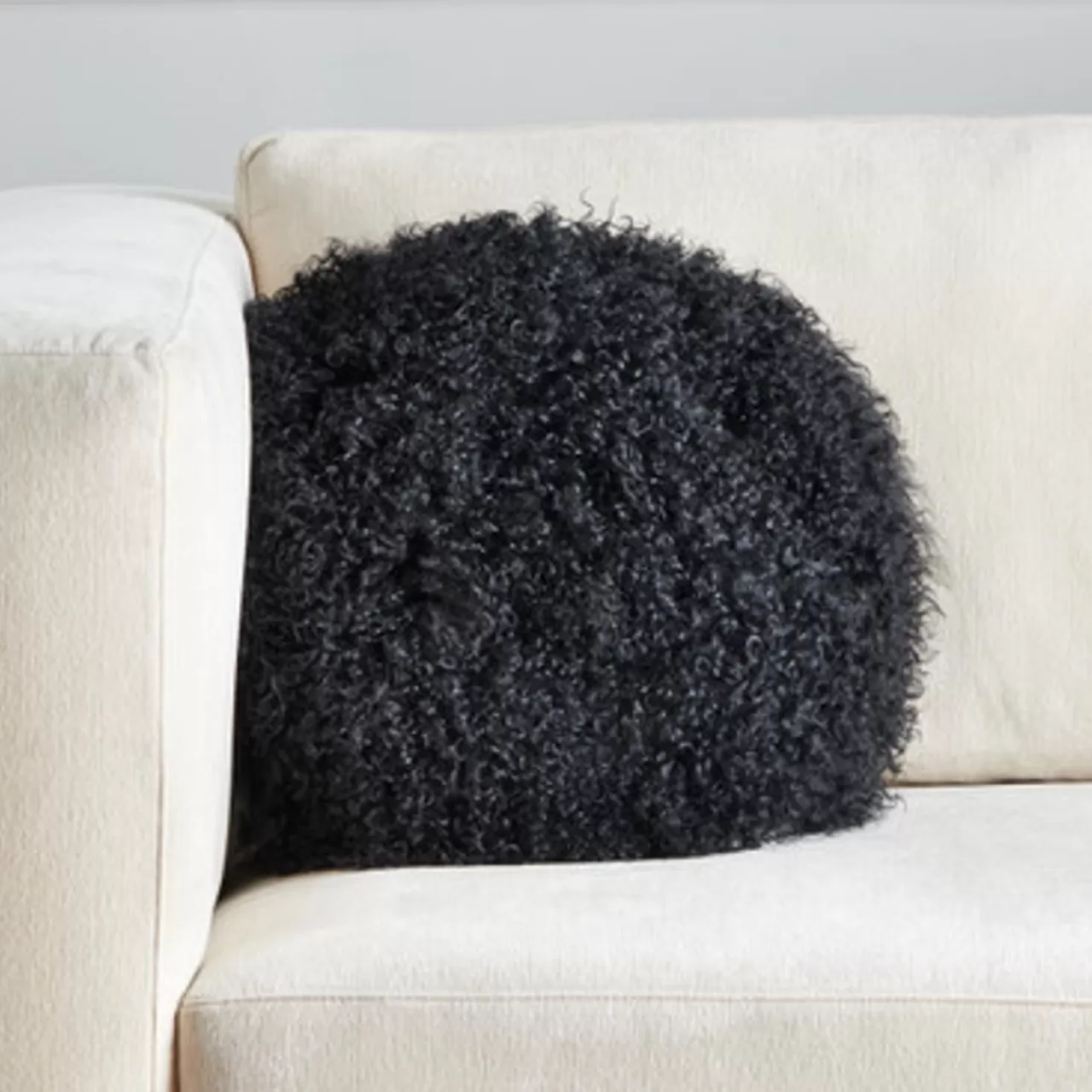 Z Gallerie Mongolian Round Pillow 18" - Black> Textile Sale | Mongolian & Fur Pillows