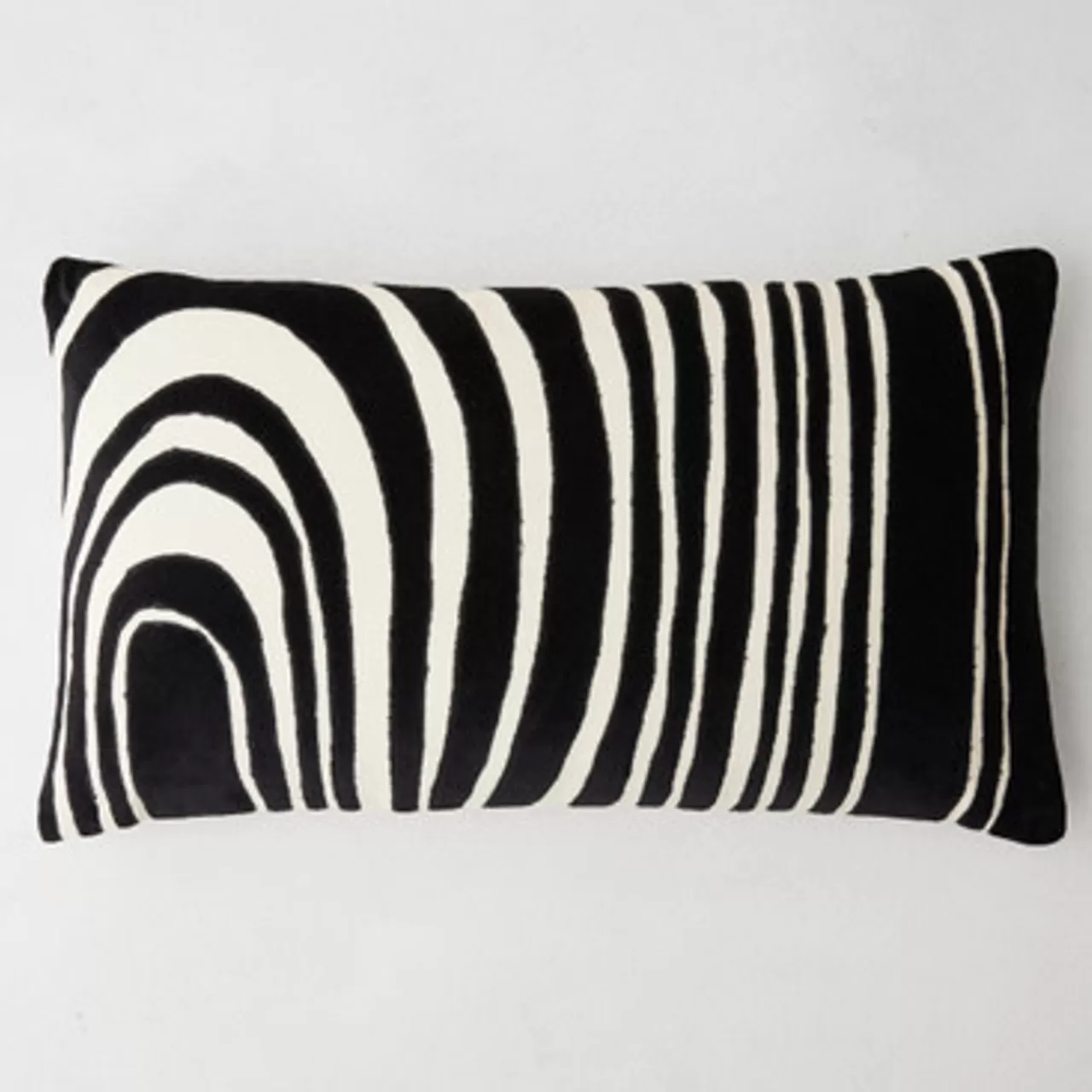 Z Gallerie Nemy Lumbar Pillow - Black/White> Textile Sale | New Pillows