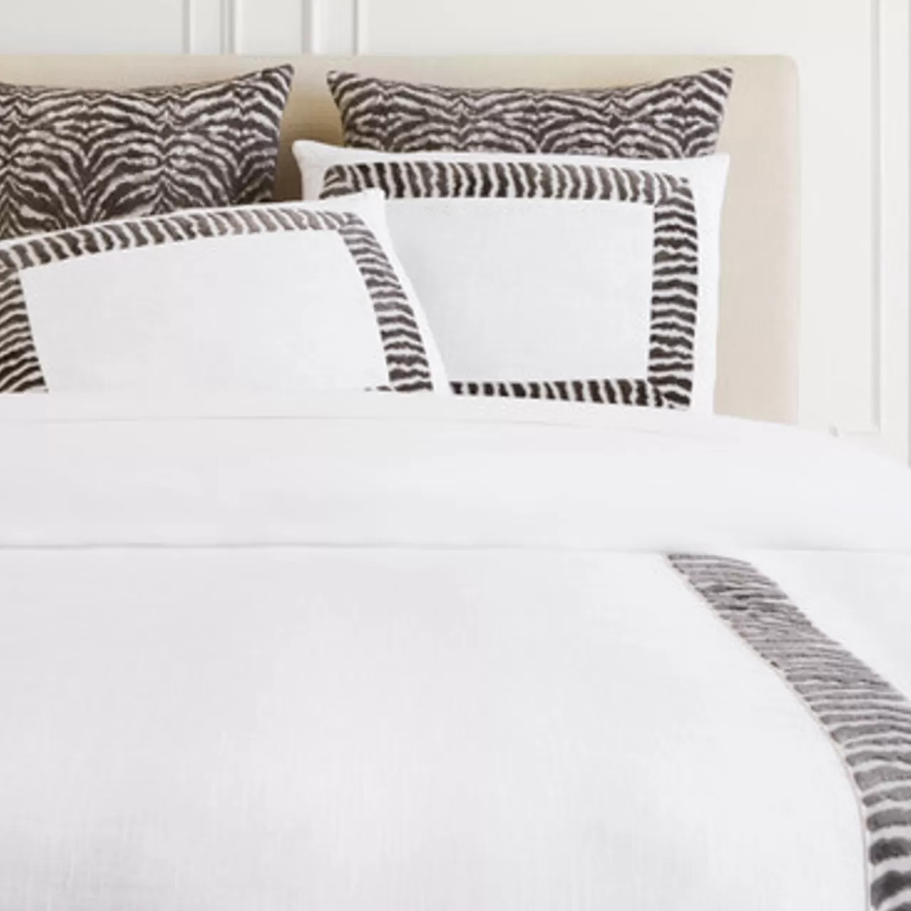 Z Gallerie Nikki Chu - Hasina Bedding - Grey> Textured Bedding | Velvet Bedding