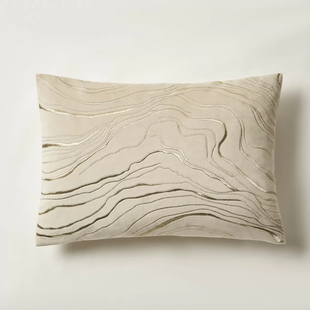 Z Gallerie Swirl Lumbar 14" x 20"> Textile Sale | Solid Pillows